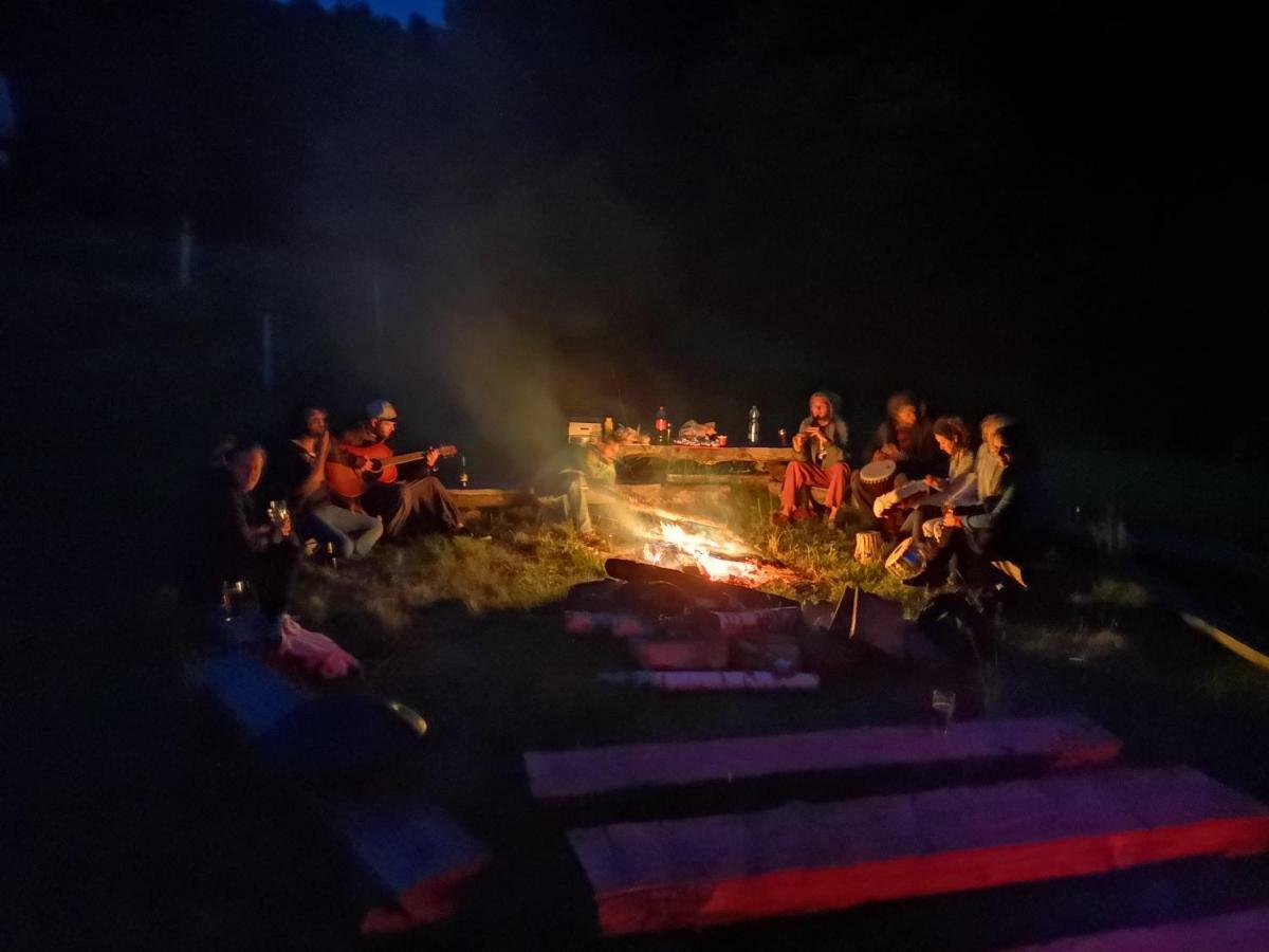 Camping V Raji - Palda Rovensko pod Troskami ภายนอก รูปภาพ