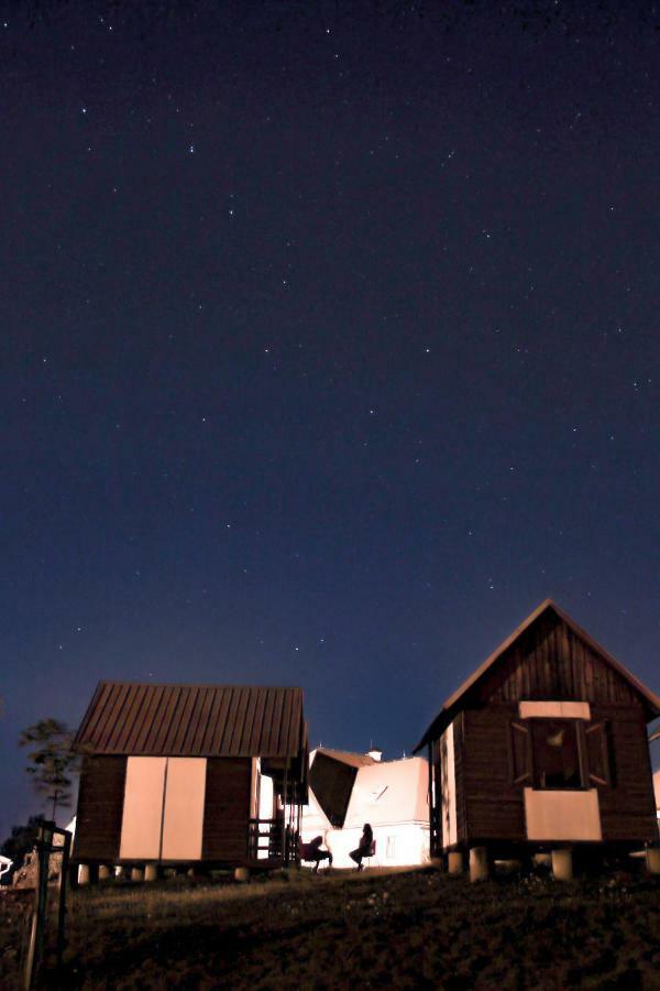 Camping V Raji - Palda Rovensko pod Troskami ภายนอก รูปภาพ