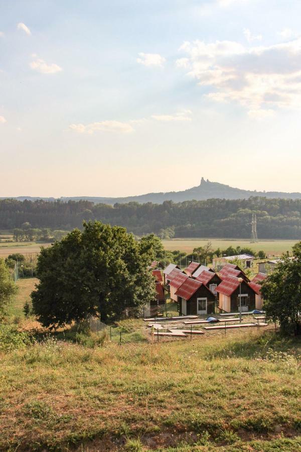 Camping V Raji - Palda Rovensko pod Troskami ภายนอก รูปภาพ