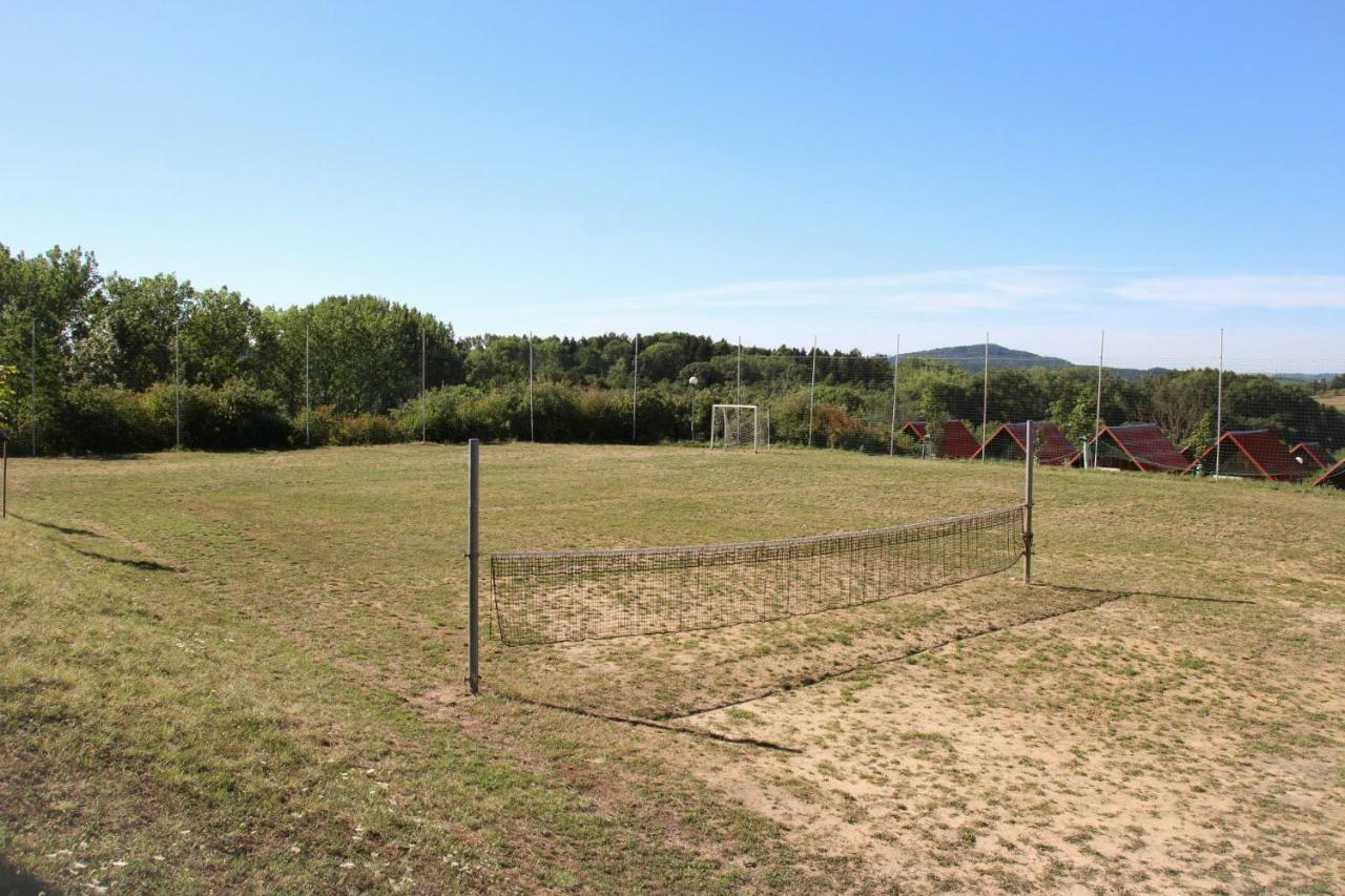 Camping V Raji - Palda Rovensko pod Troskami ภายนอก รูปภาพ