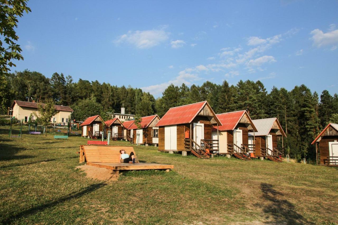 Camping V Raji - Palda Rovensko pod Troskami ภายนอก รูปภาพ