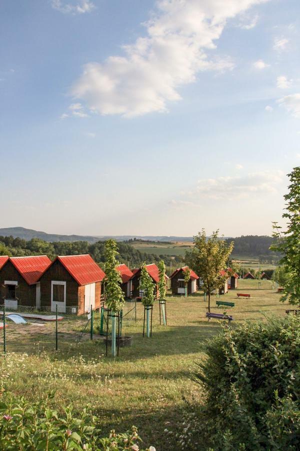 Camping V Raji - Palda Rovensko pod Troskami ภายนอก รูปภาพ