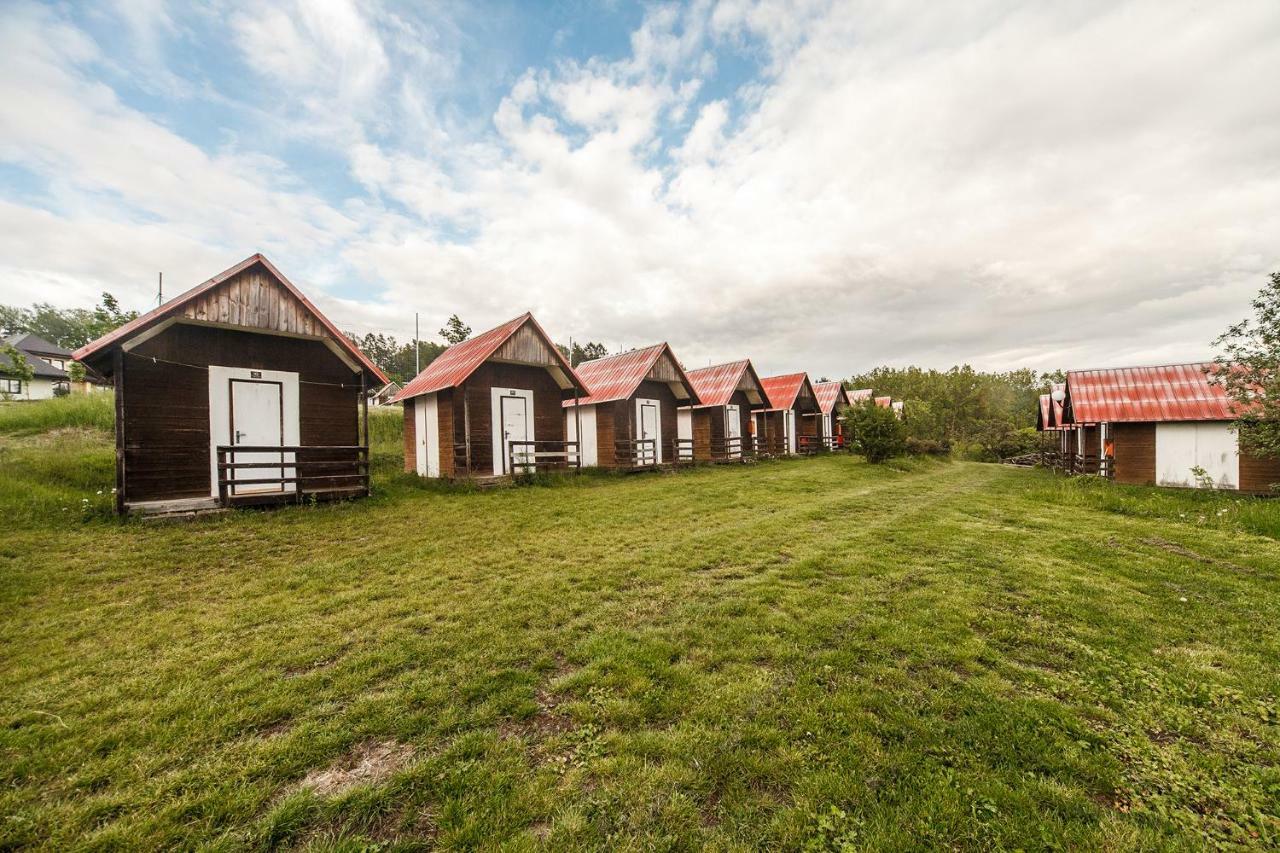 Camping V Raji - Palda Rovensko pod Troskami ภายนอก รูปภาพ